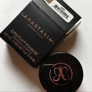 Anastasia Beverly Hills Dipbrow Pomade in Taupe